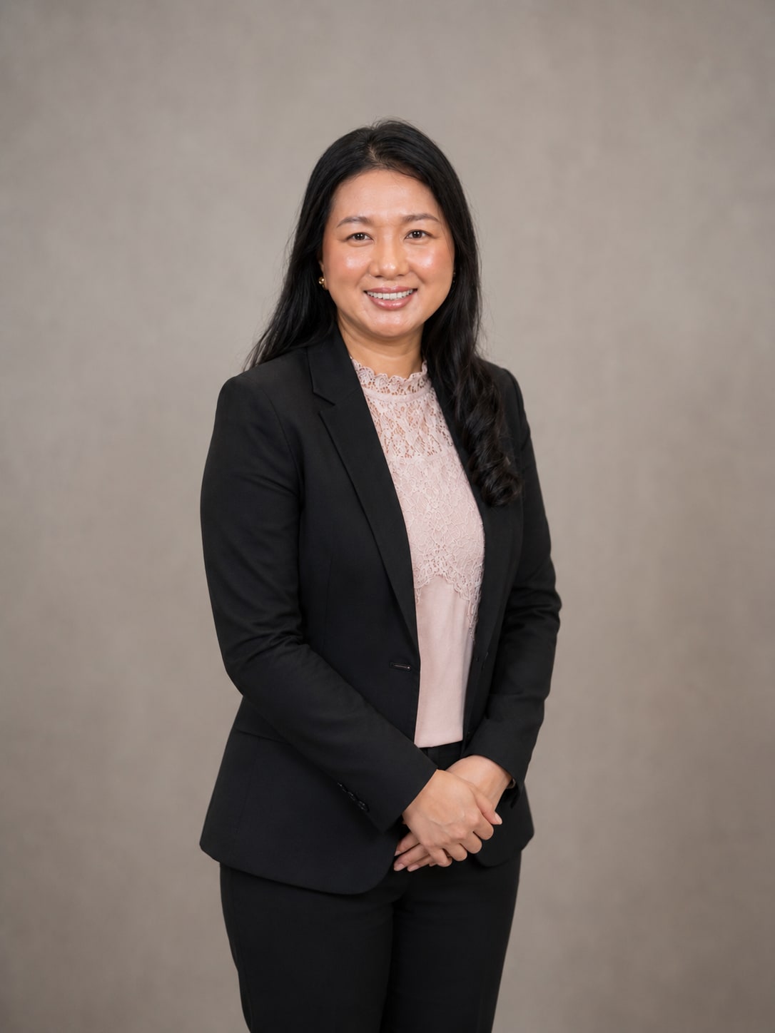 Gerlie Quilang, Receptionist